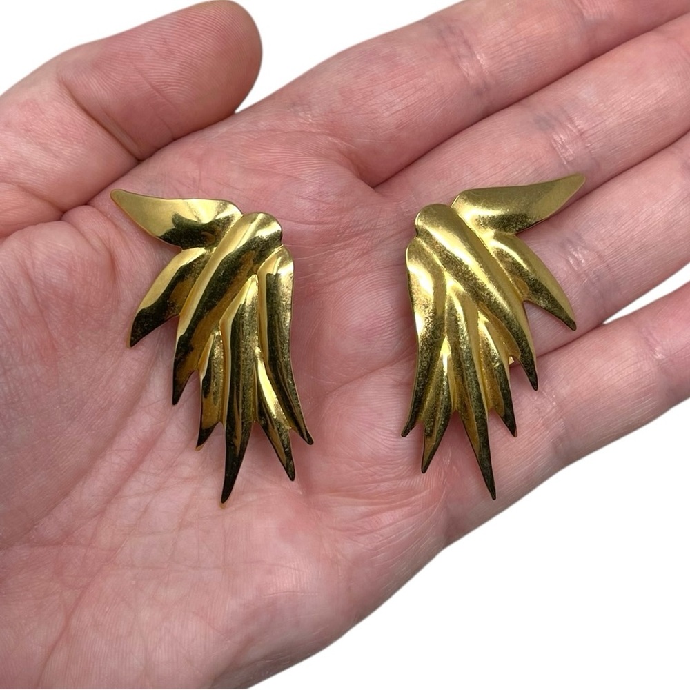 Vintage Signed L. BOTT Exotic Plant Wings Gold Tone Modernist Clip On Earrings